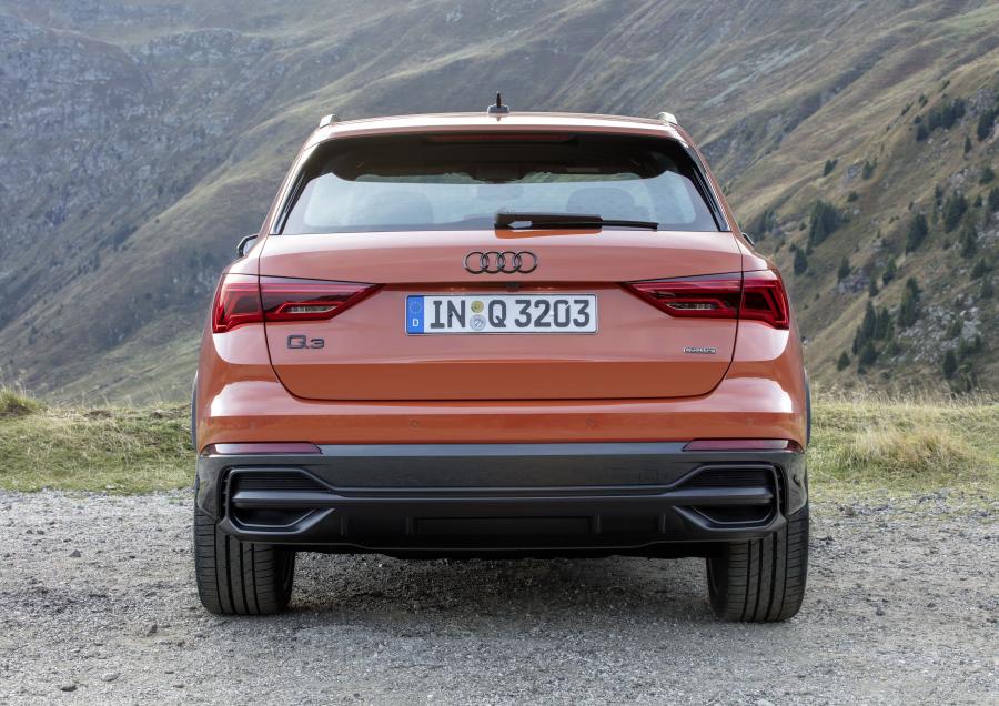  Audi Q3 Quattro S-Line Edition One 2018 года  (WW) (фото 25 из 30)